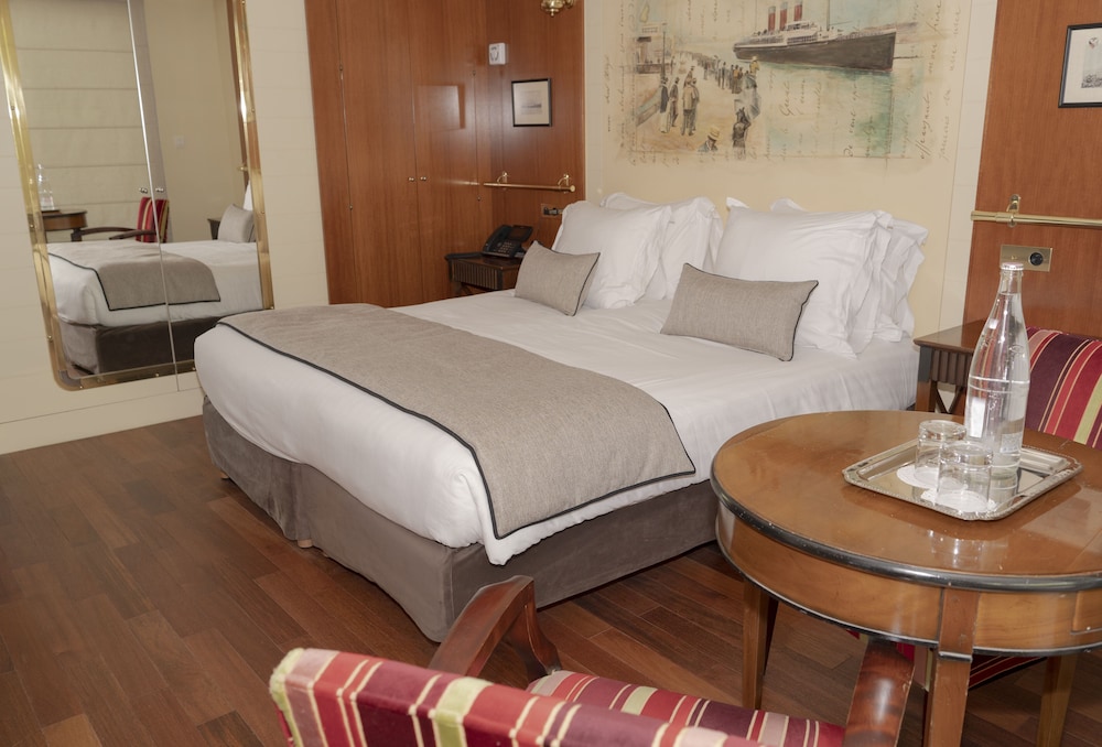 Superior Room, 1 Bedroom, Terrace, Partial Ocean View - Photo 2