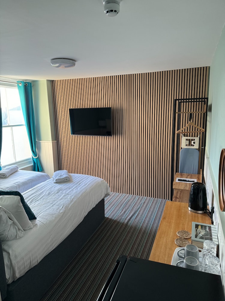 Standard Room, 2 Twin Beds - Photo 1