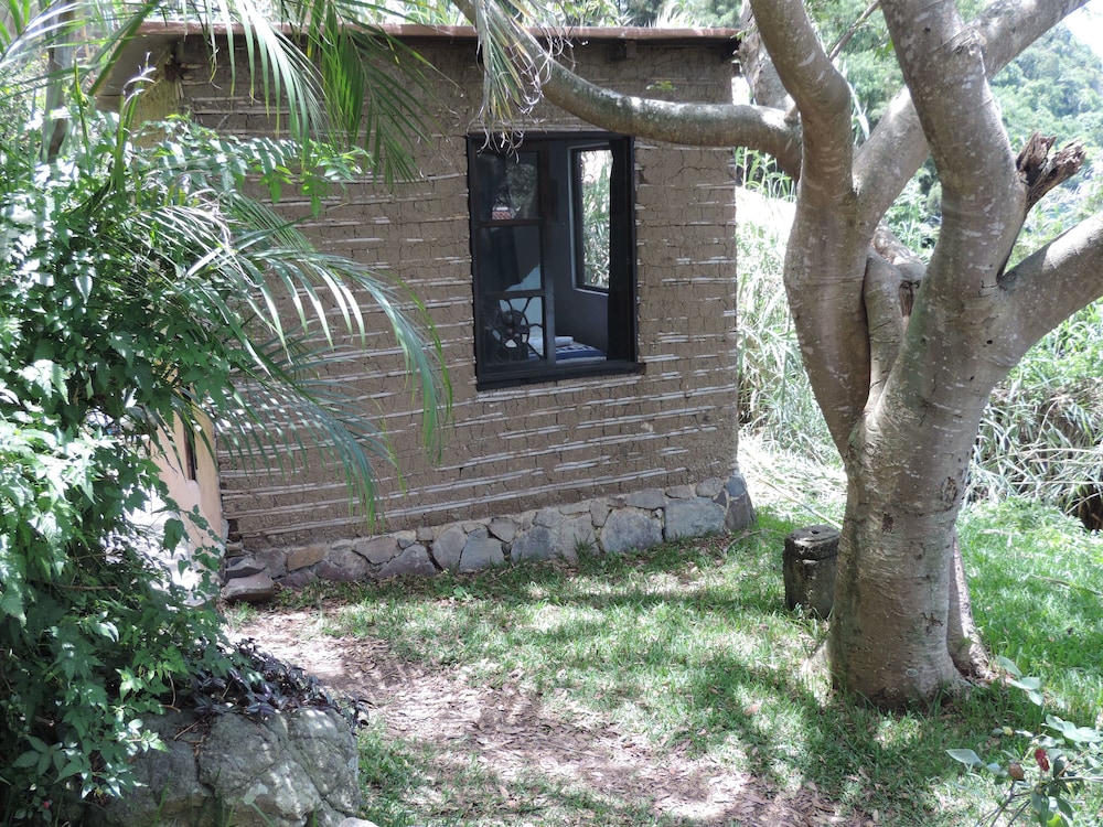Basic Double Room, 1 Queen Bed, Shared Bathroom, Lake View (#2) photo 1