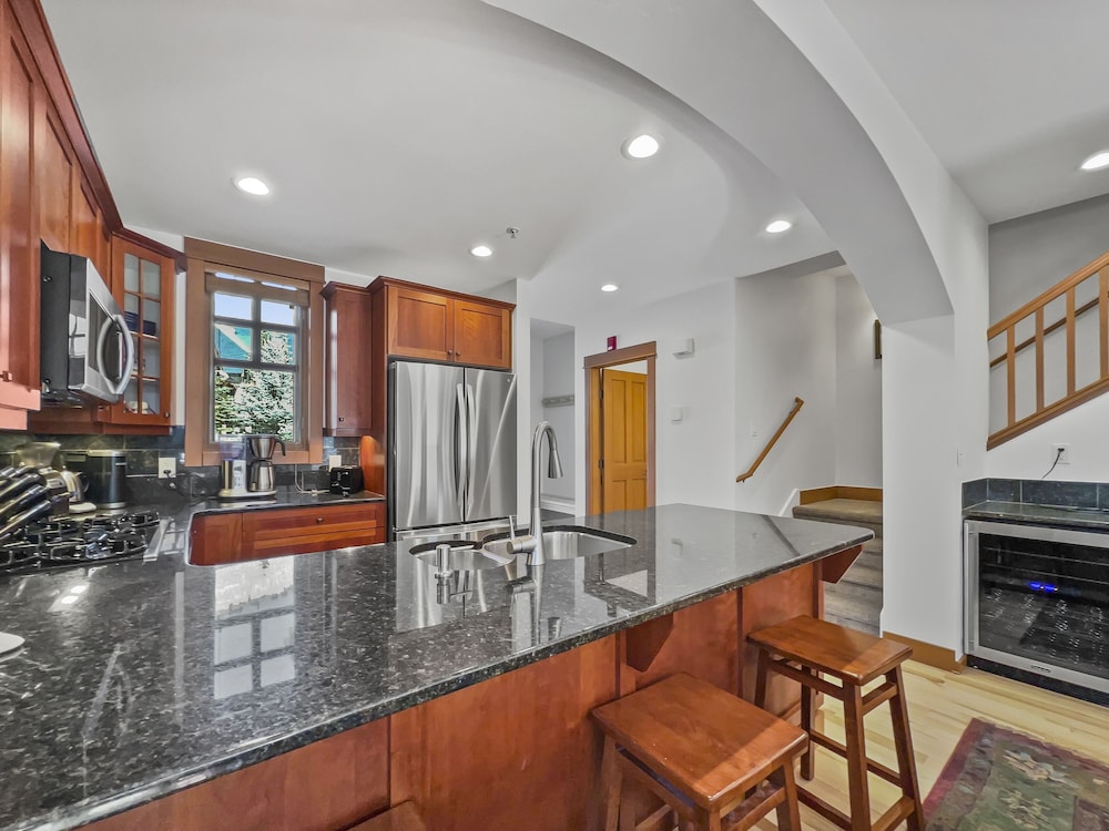 Townhome, 4 Bedrooms photo 2