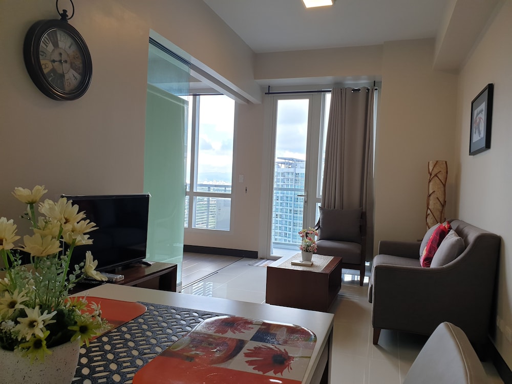 1 Bedroom Condo photo 2