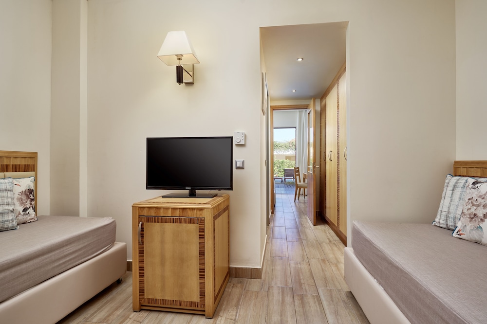 Family Suite, Private Pool, Garden View