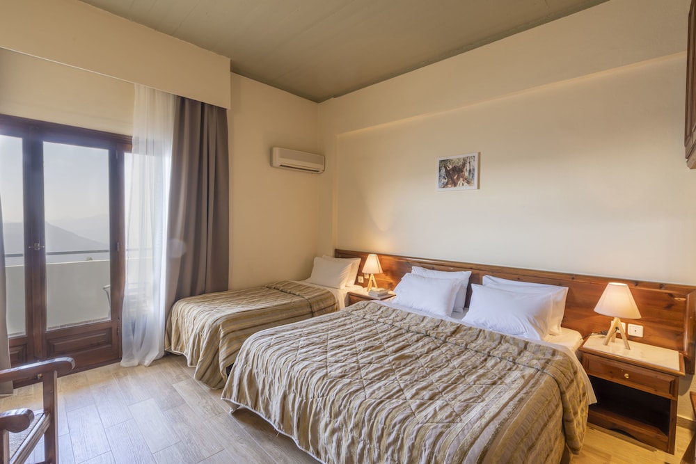Standard Triple Room (Back View) - Photo 4