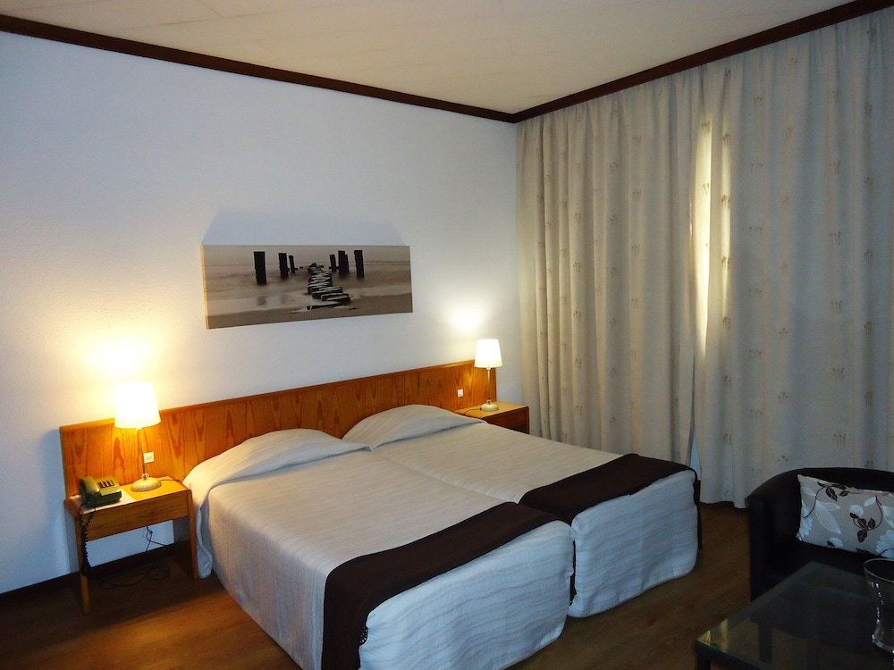 Standard Double or Twin Room - Photo 5