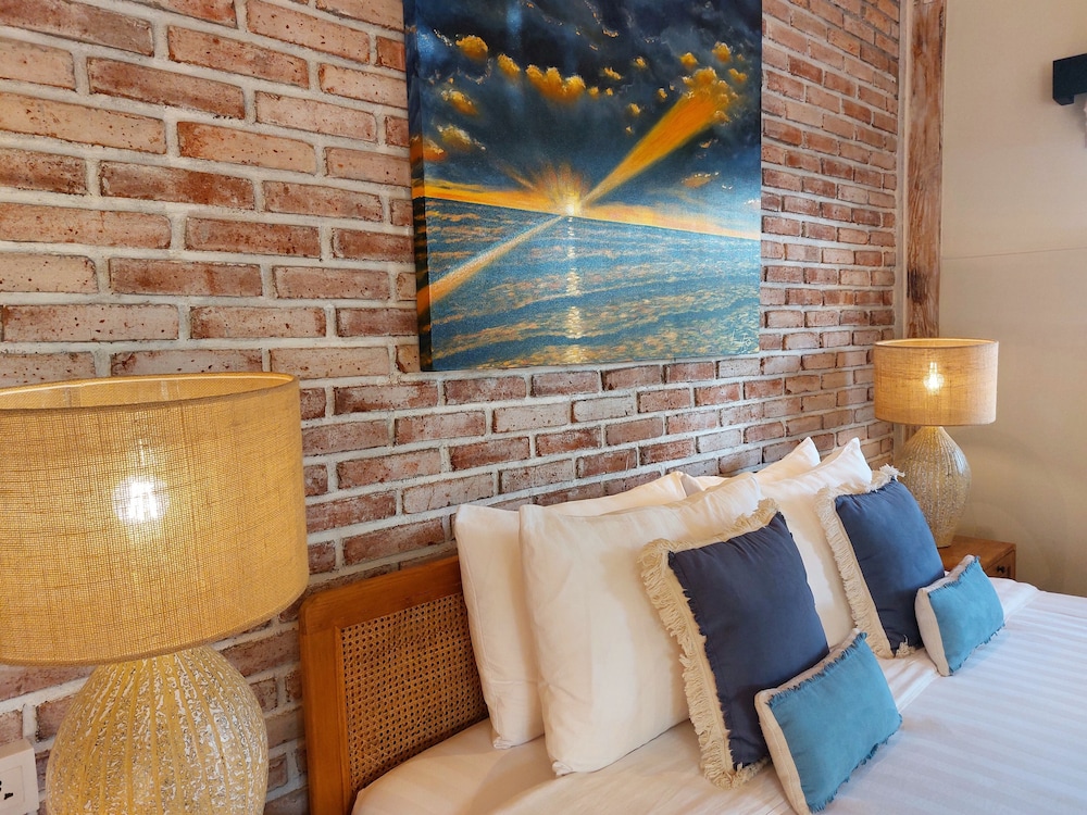 Deluxe Double or Twin Room, 1 King Bed, Private Pool, Poolside photo 1