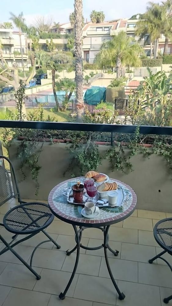 Deluxe Single Room, 1 Large Twin Bed, Balcony