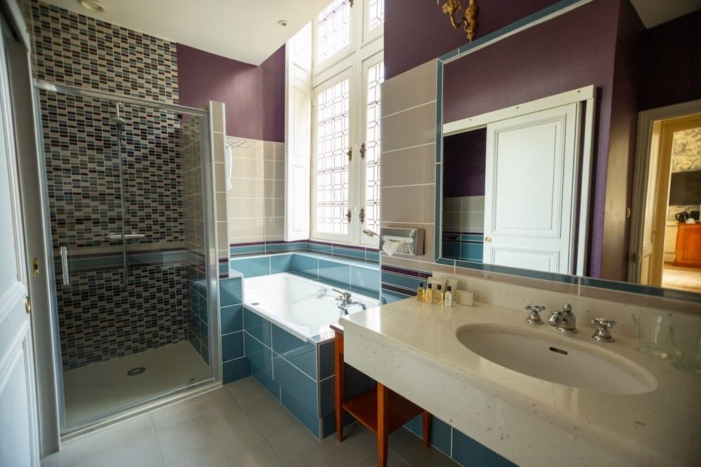 Luxury Double Room, Ensuite, Garden View (Louise De La Valliere) - Photo 9
