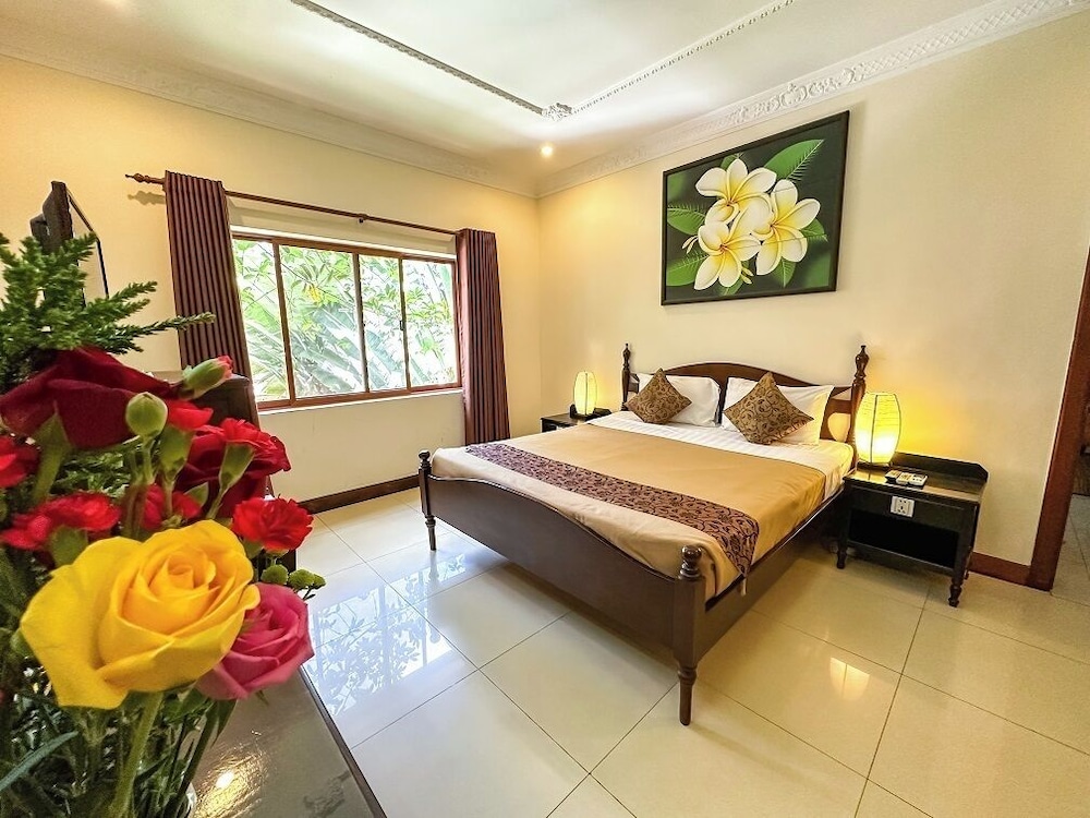 Deluxe Room, 1 King Bed, Garden View photo 2