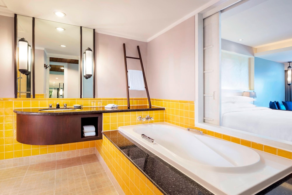 Room, 2 Twin Beds, Balcony - Photo 11
