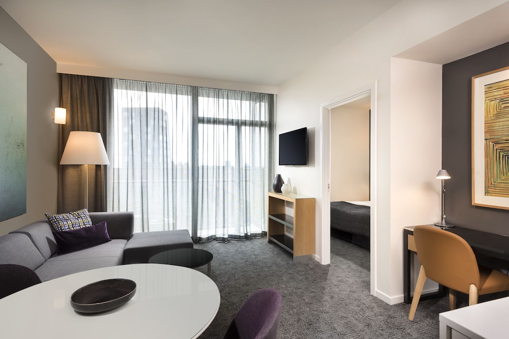 Premium Room, 1 Bedroom, Balcony thumbnail 5