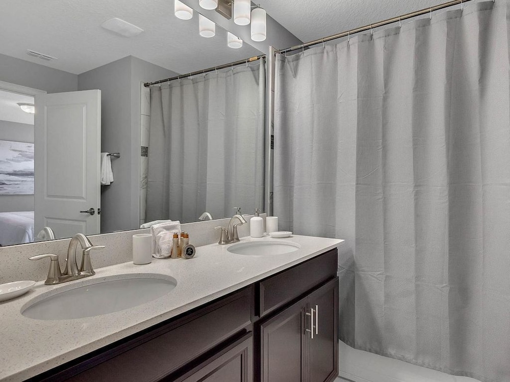 Marvelous 4 Bedroom w Screened Pool Close to Disney 1569, Foto 41