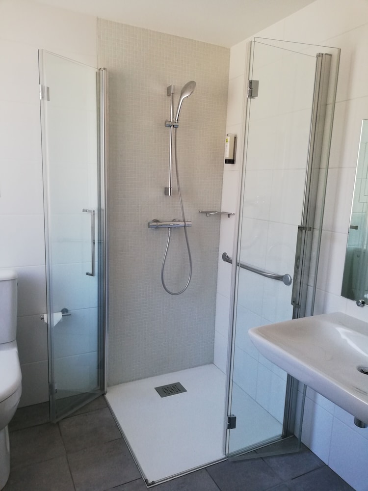 Double Room (vue Eglise PMR) - Photo 7