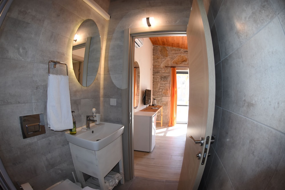 Deluxe Room, 1 Bedroom, Non Smoking, Garden View photo 3