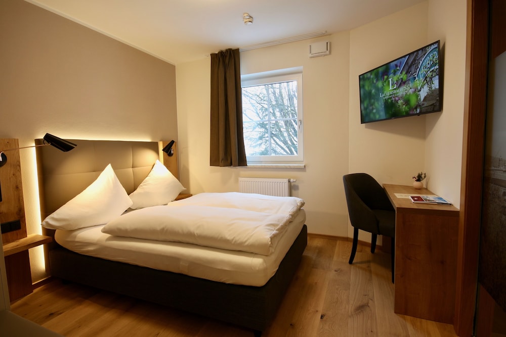 Economy Plus Room (partially with Balcony) photo 2