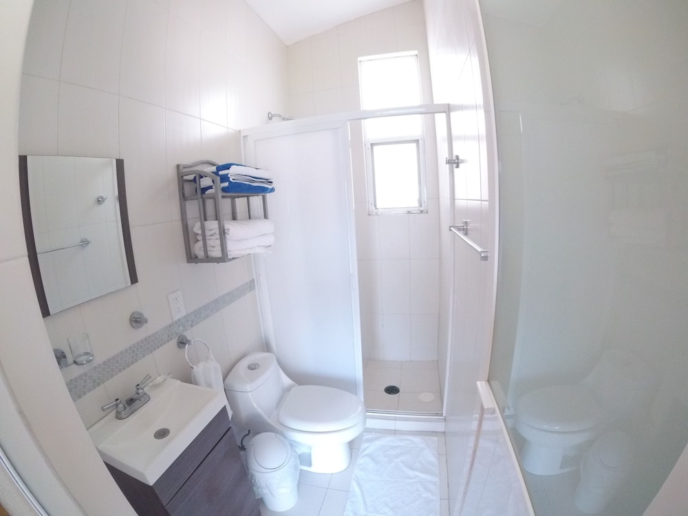 Deluxe Quadruple Room, Pool View photo 3