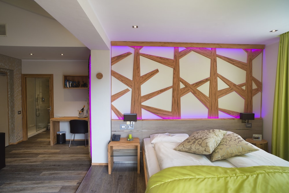 Junior Studio Suite, Lake View
