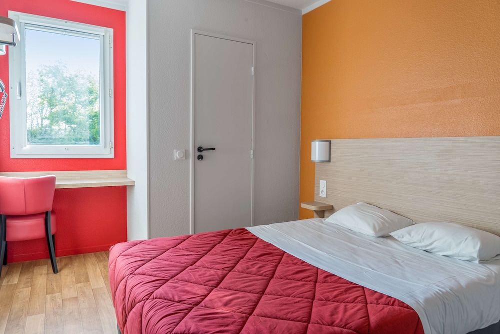 Standard Room, Multiple Beds photo 1