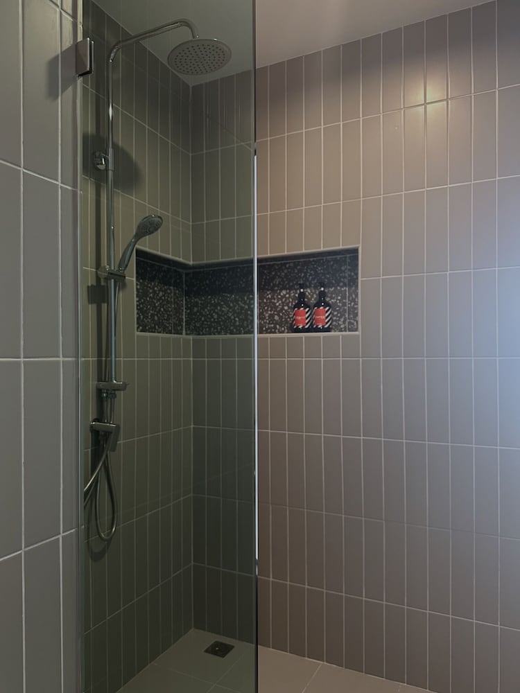 Suite - Photo 2