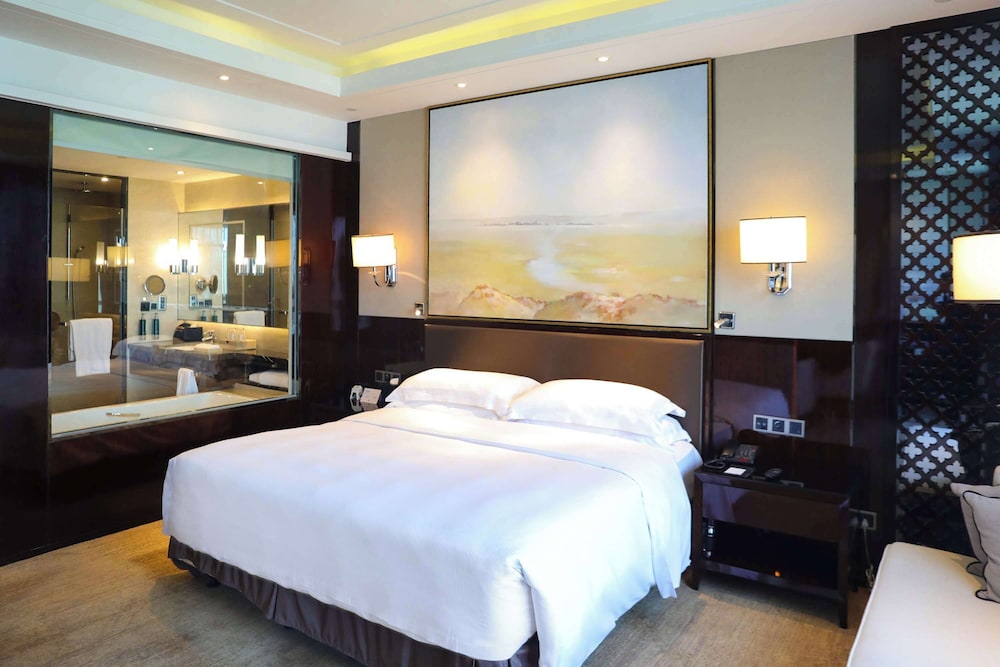 King Premium Lake View Room