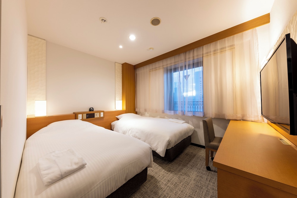 Twin Room, Smoking