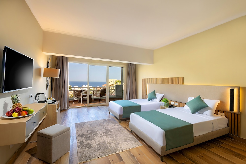 Deluxe Room, Sea View - Photo 1