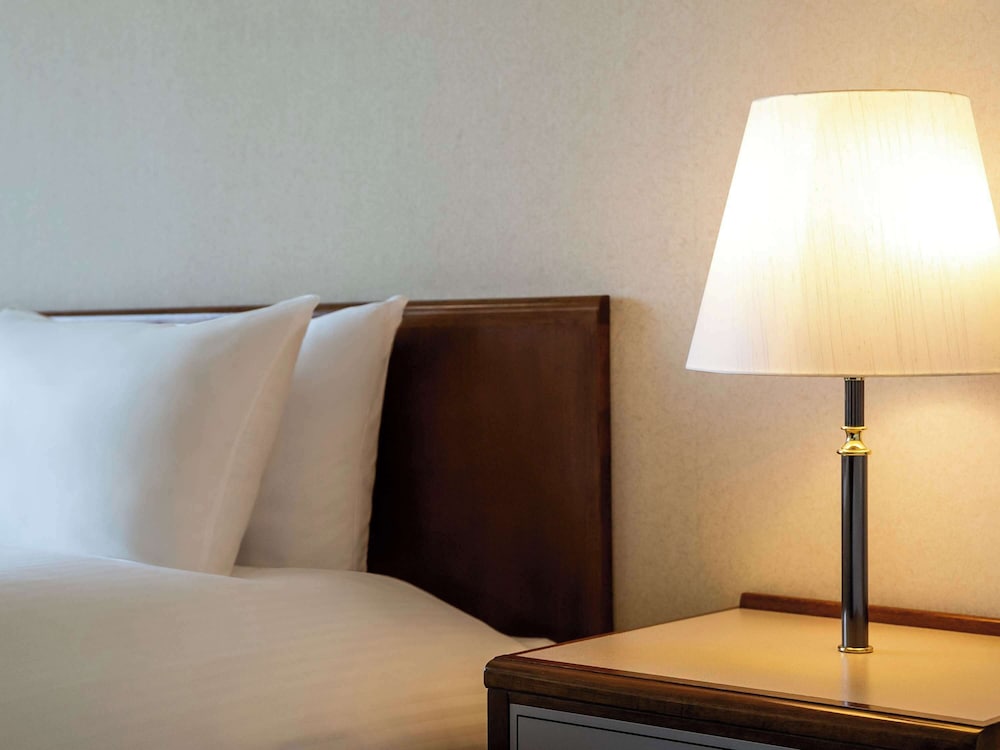 Classic Room with 2 single beds and 1 sofa bed, Mountain view photo 2