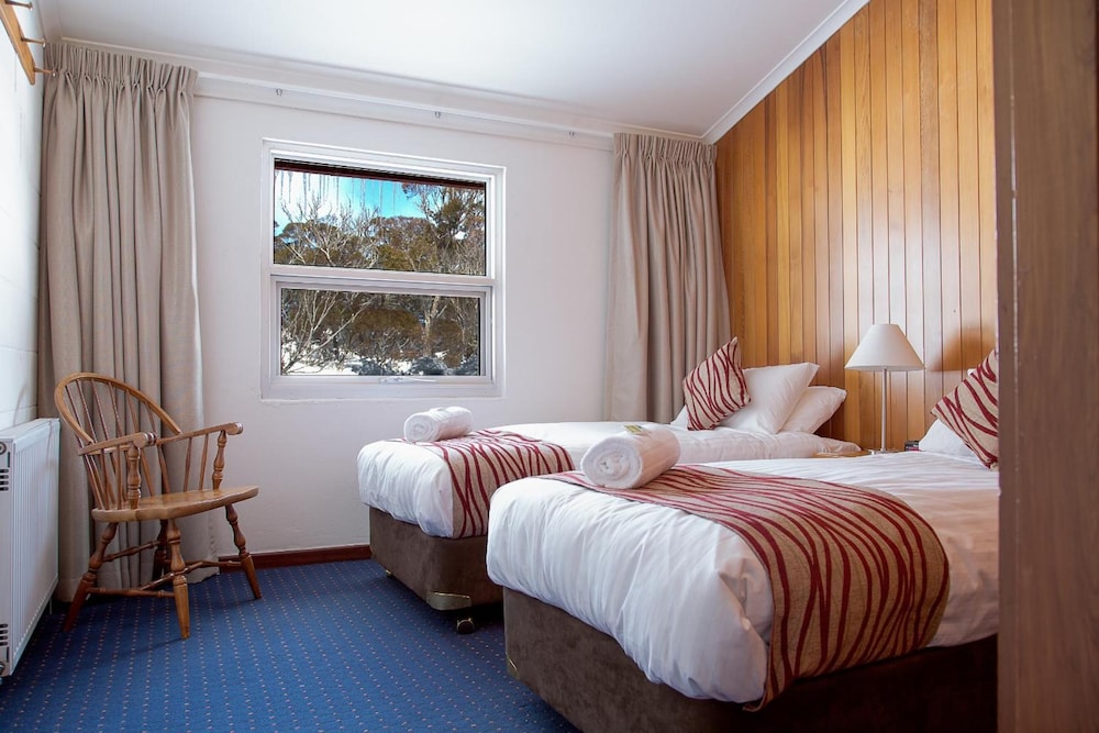 Classic Twin Room, 2 Twin Beds photo 3