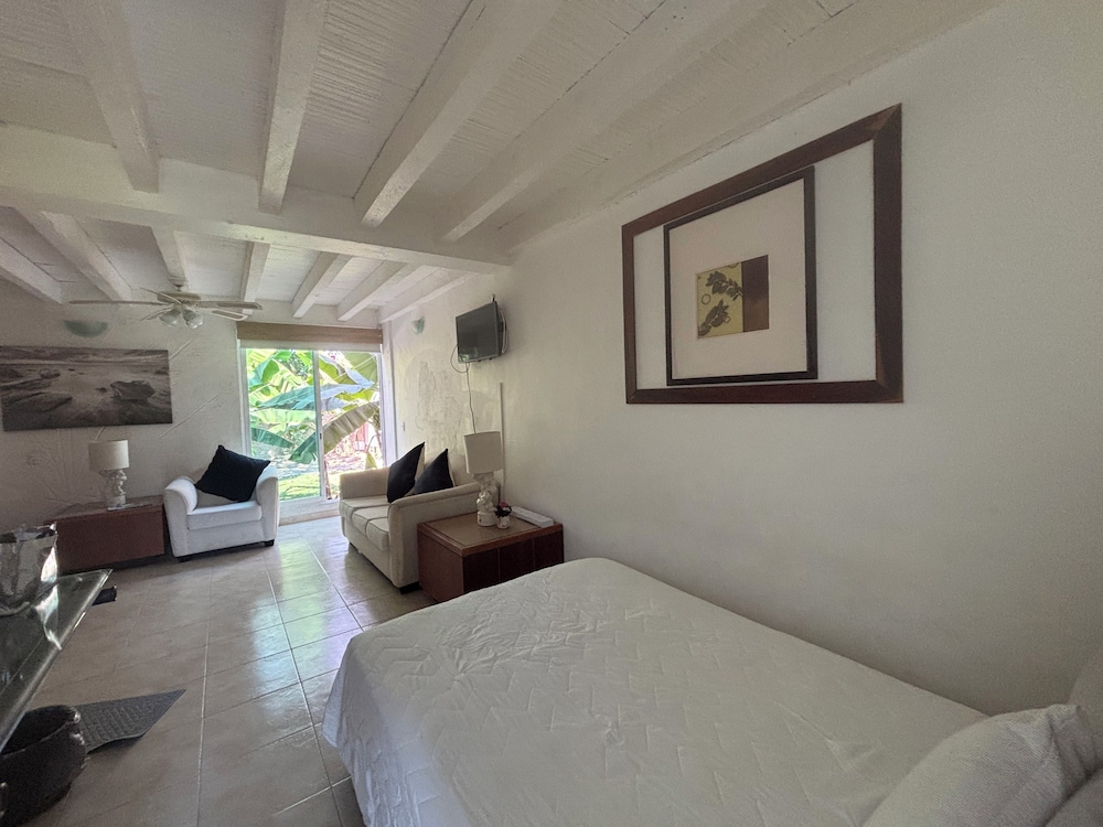 Standard Room, 1 Queen Bed photo 1