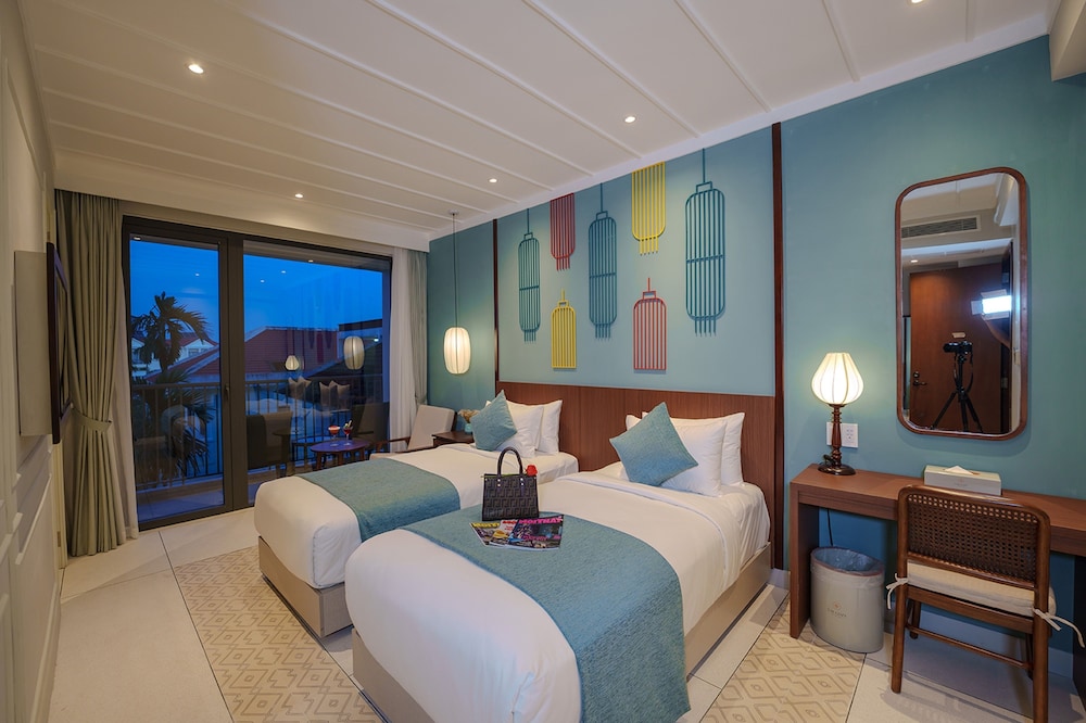 Superior Double or Twin Room, Bathtub photo 3