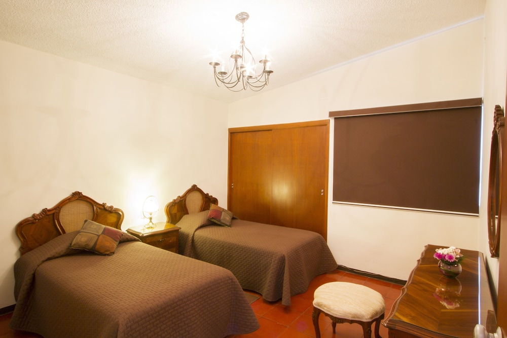 Bungalow, 2 Bedrooms photo 2