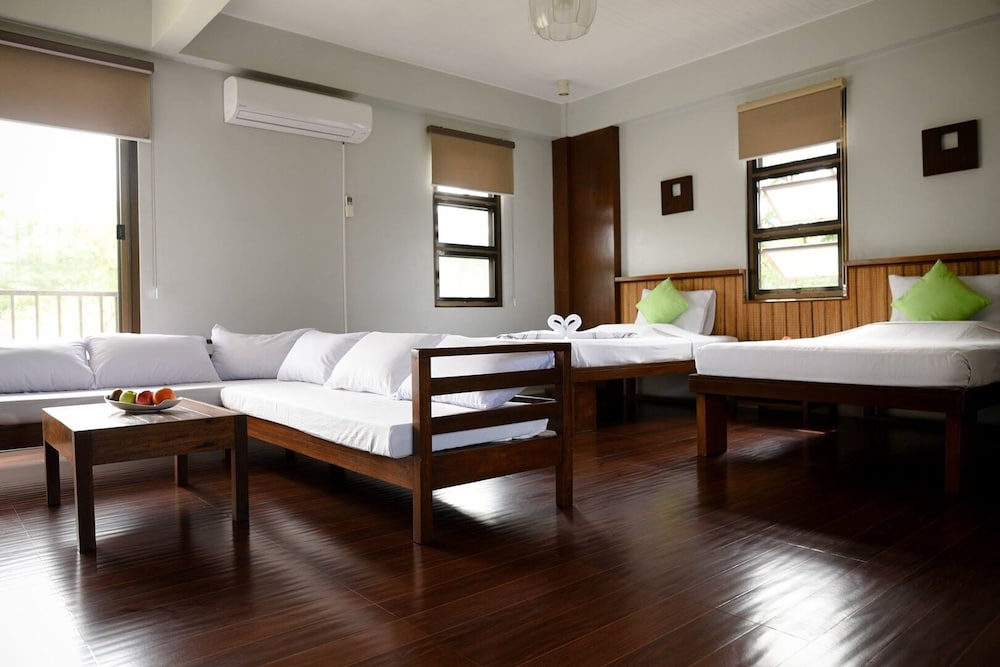 Family Room (For 5)