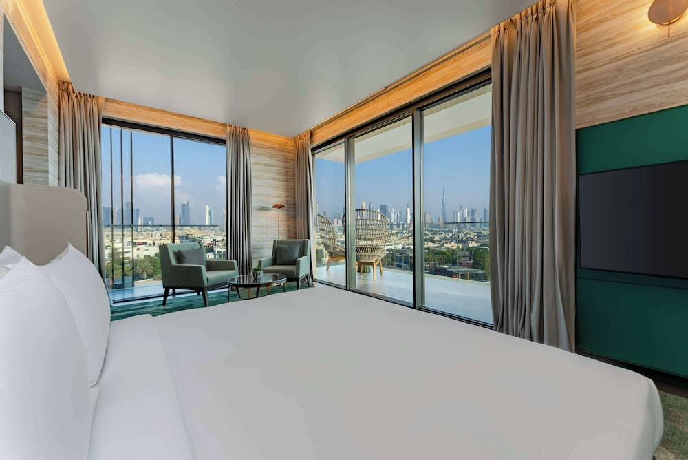Executive Suite, Complimentary Transfer to Mercato Mall, 20% off Food & Soft Beverage