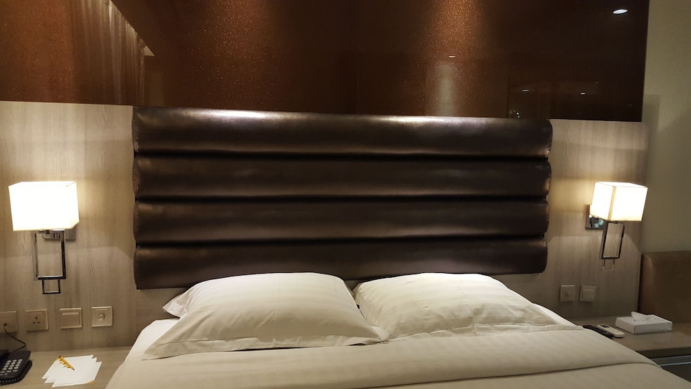 Premium Studio, 1 King Bed photo 3