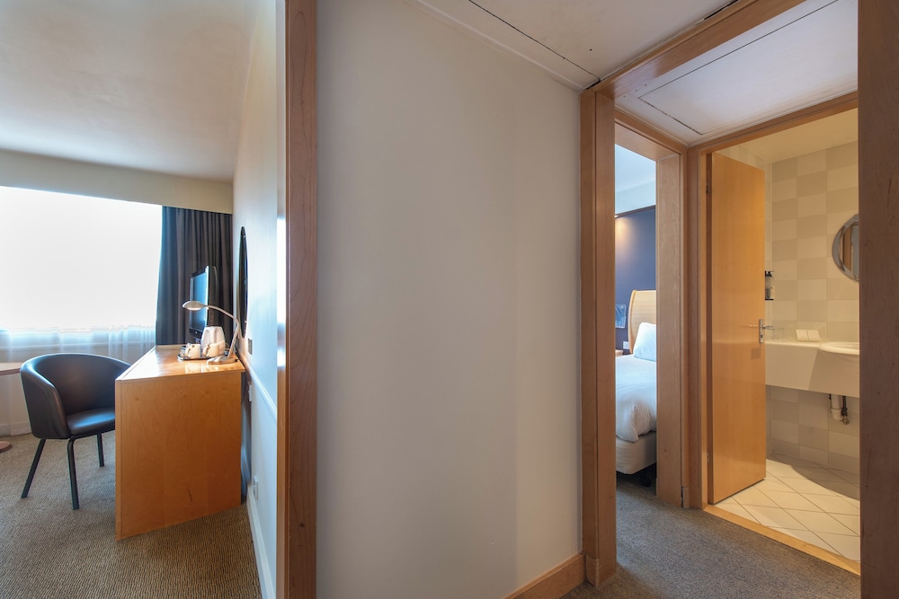 Room, 2 Twin Beds - Photo 3