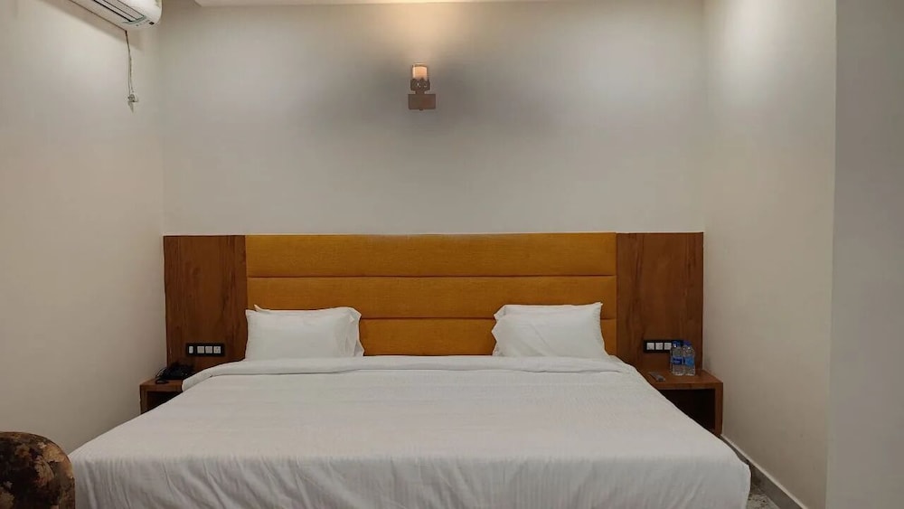 Deluxe Double Room, City View