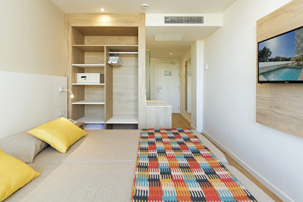 Double Room, Balcony (2 adults) - Photo 1