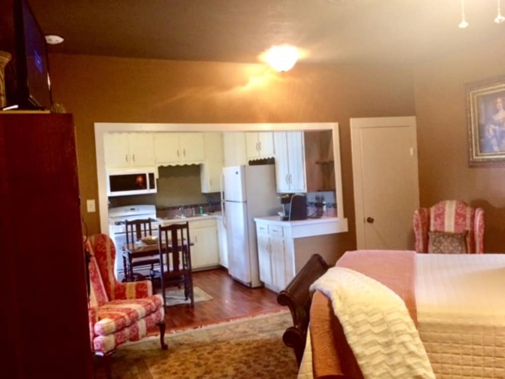 Mary Kate Suite photo 3