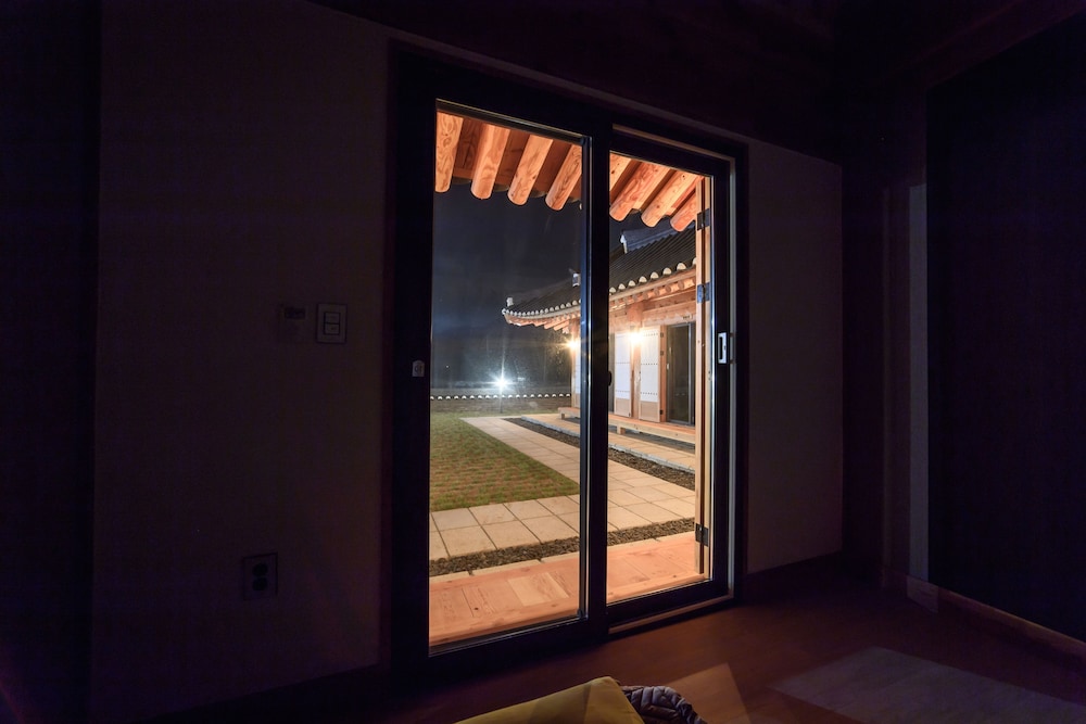 Double Room - Photo 15