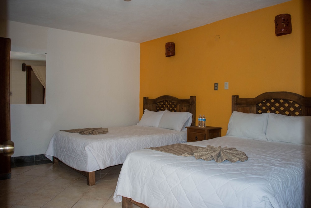 Economy Room, 2 Double Beds photo 1