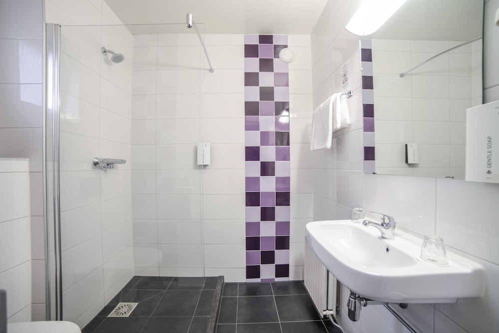 Double or Twin Room - Photo 3