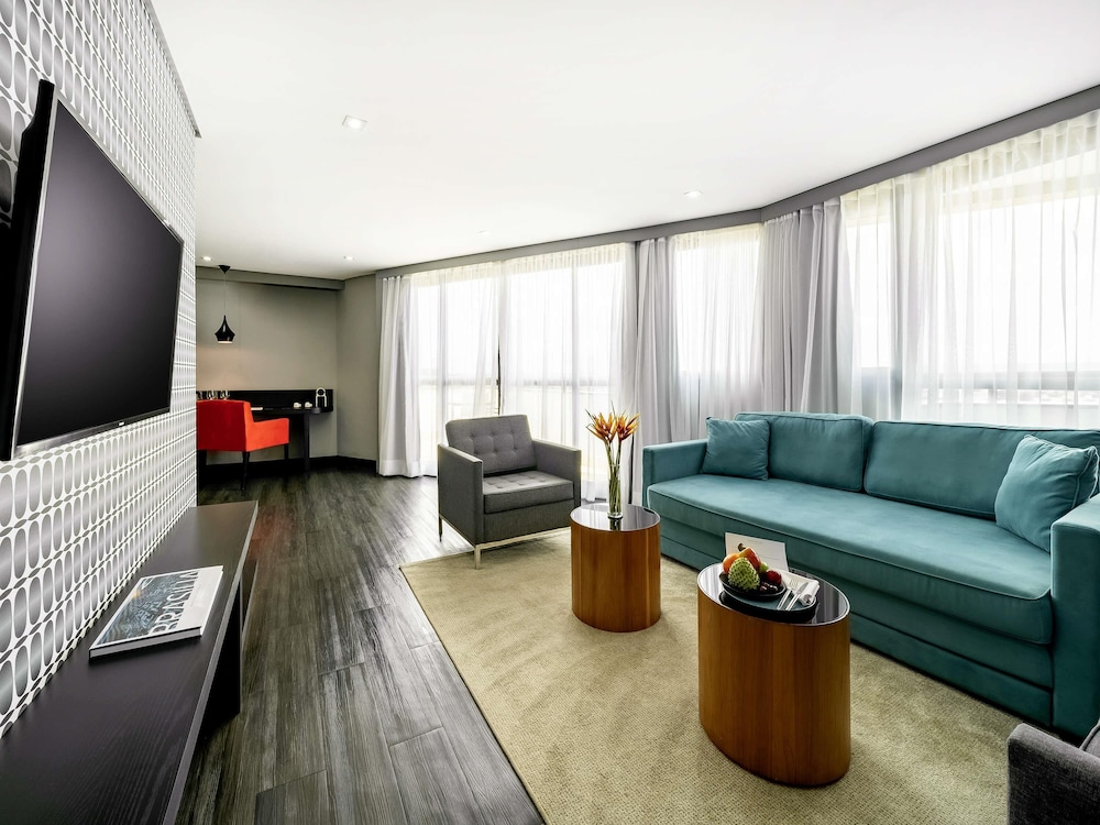 Luxury Suite, 1 King Bed with Sofa bed photo 2