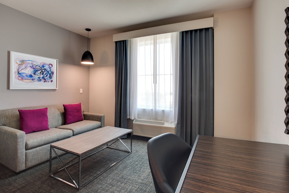 Standard Room, Multiple Beds - Photo 8