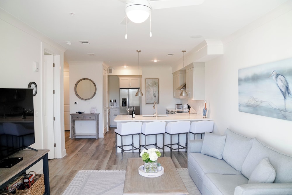 Condo, 1 King Bed With Sofa Bed, Patio (Pinewood30a 331)