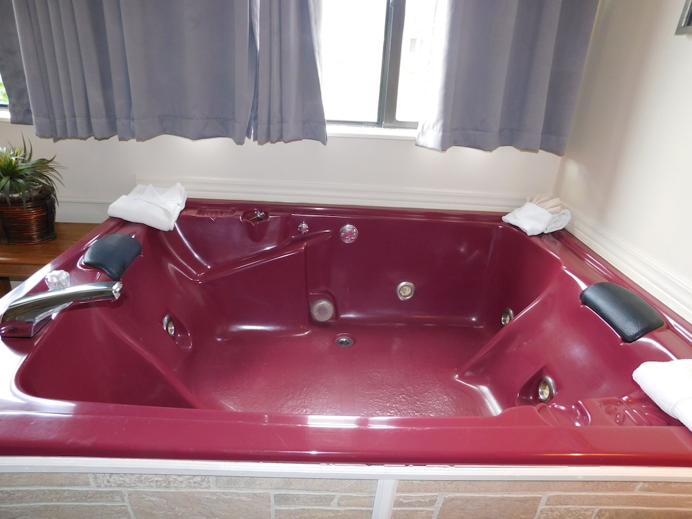 Condo, 1 Bedroom, Jetted Tub (103) photo 2