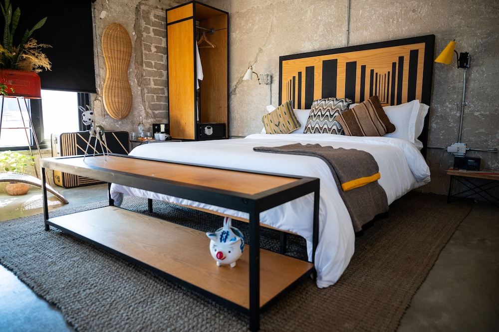 Suite - Photo 2