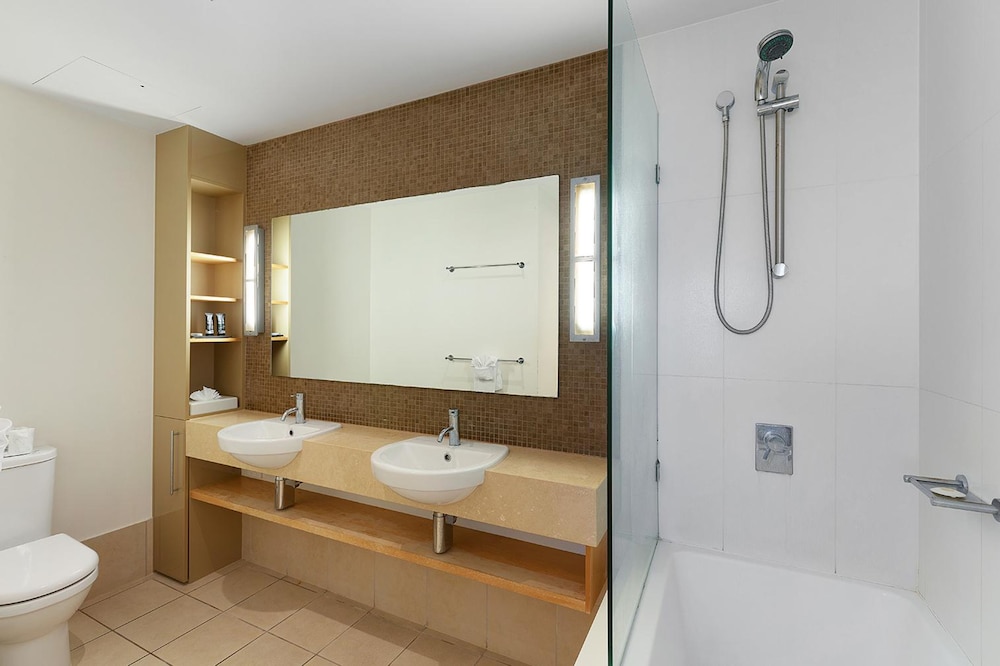 Apartment, 2 Bedrooms - Photo 8