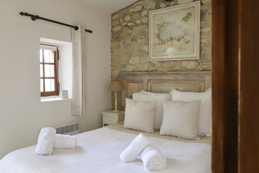 Classic Double Room (L'Amandier) photo 3