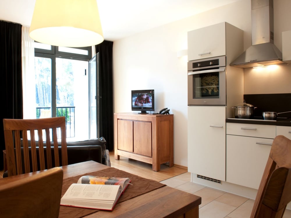 Apartment with 1 bedroom, landsite photo 2