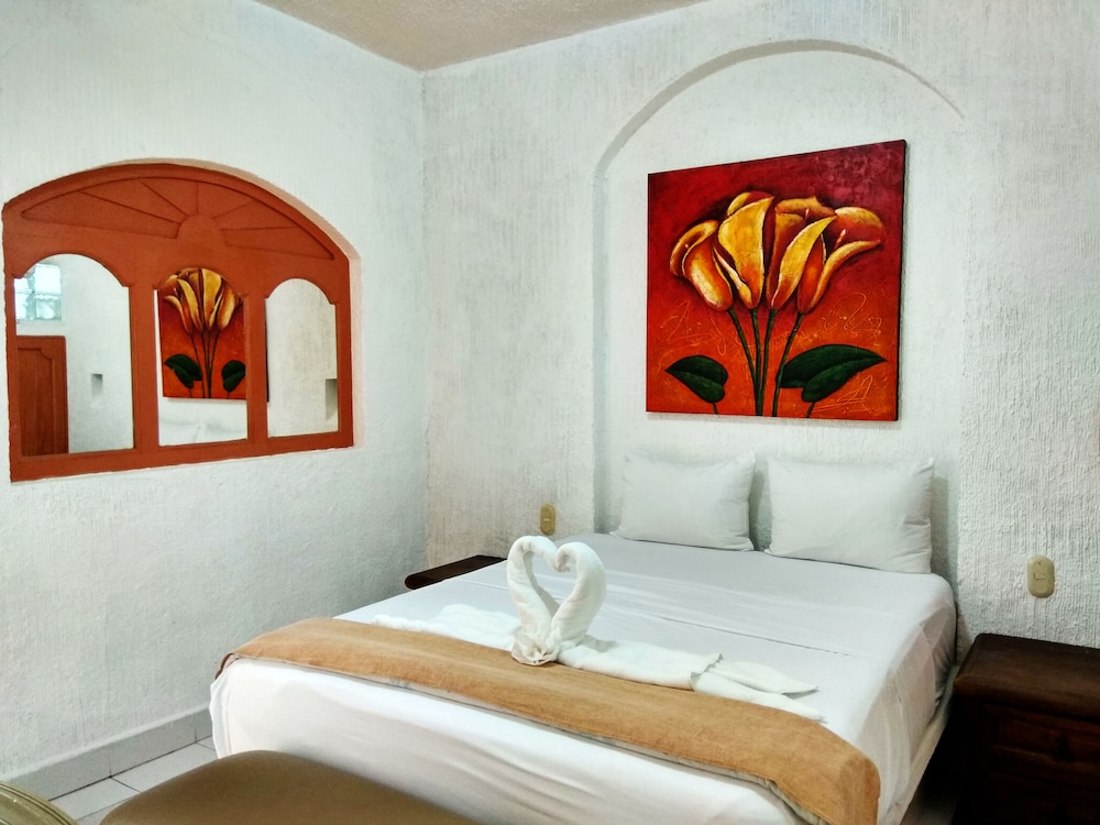 Junior Suite, 2 Bedrooms, Poolside