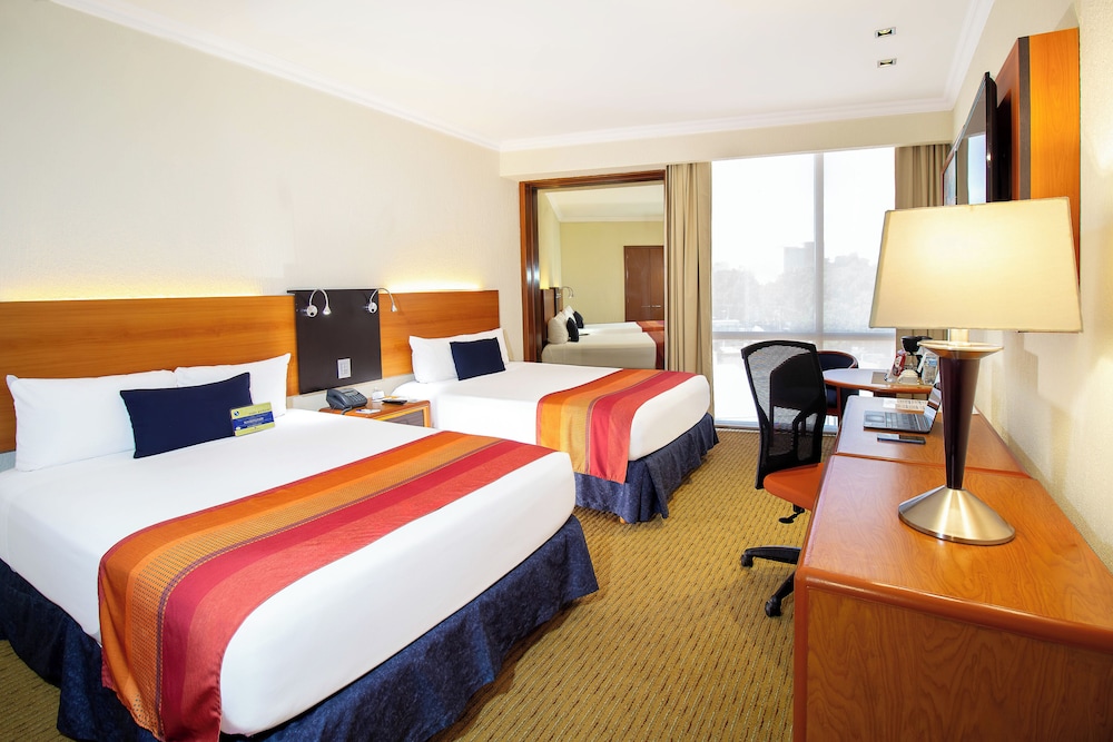 Executive Room, 1 Bedroom, Accessible - Photo 1